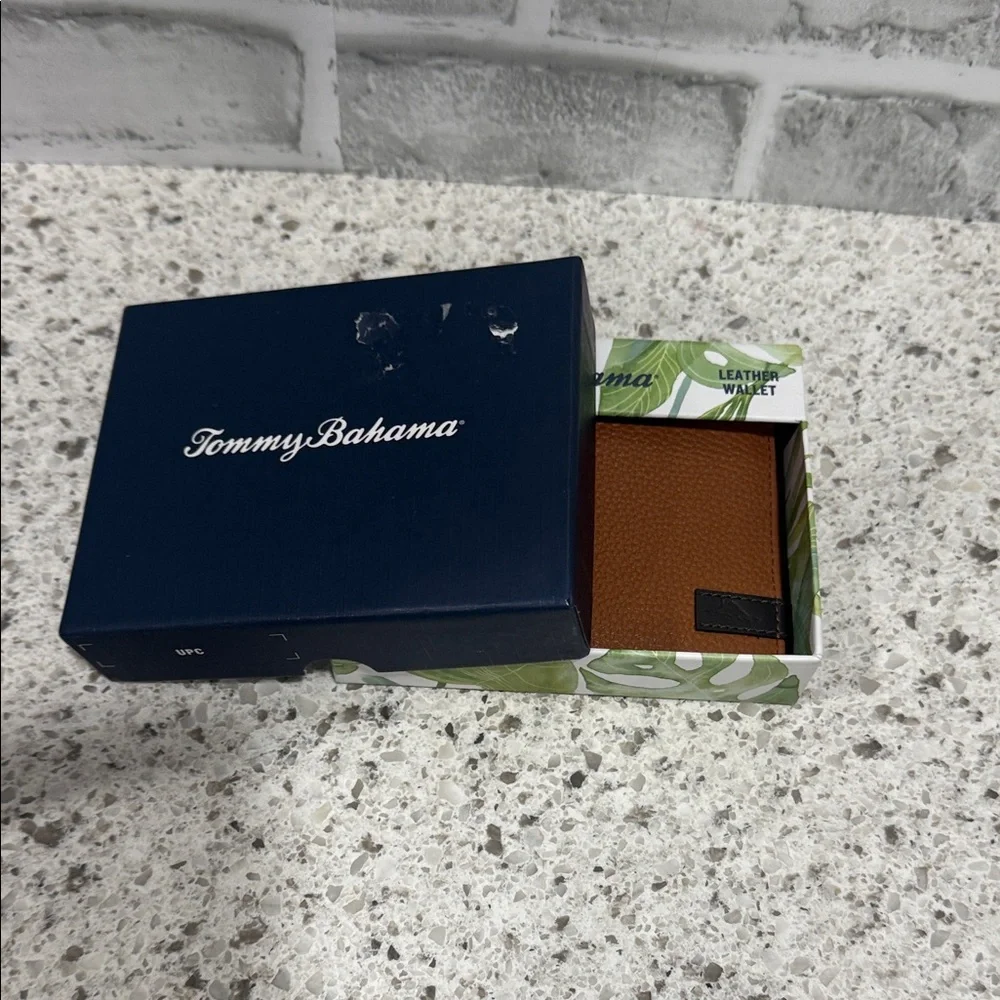 Tommy Bahama Tan Leather Wallet